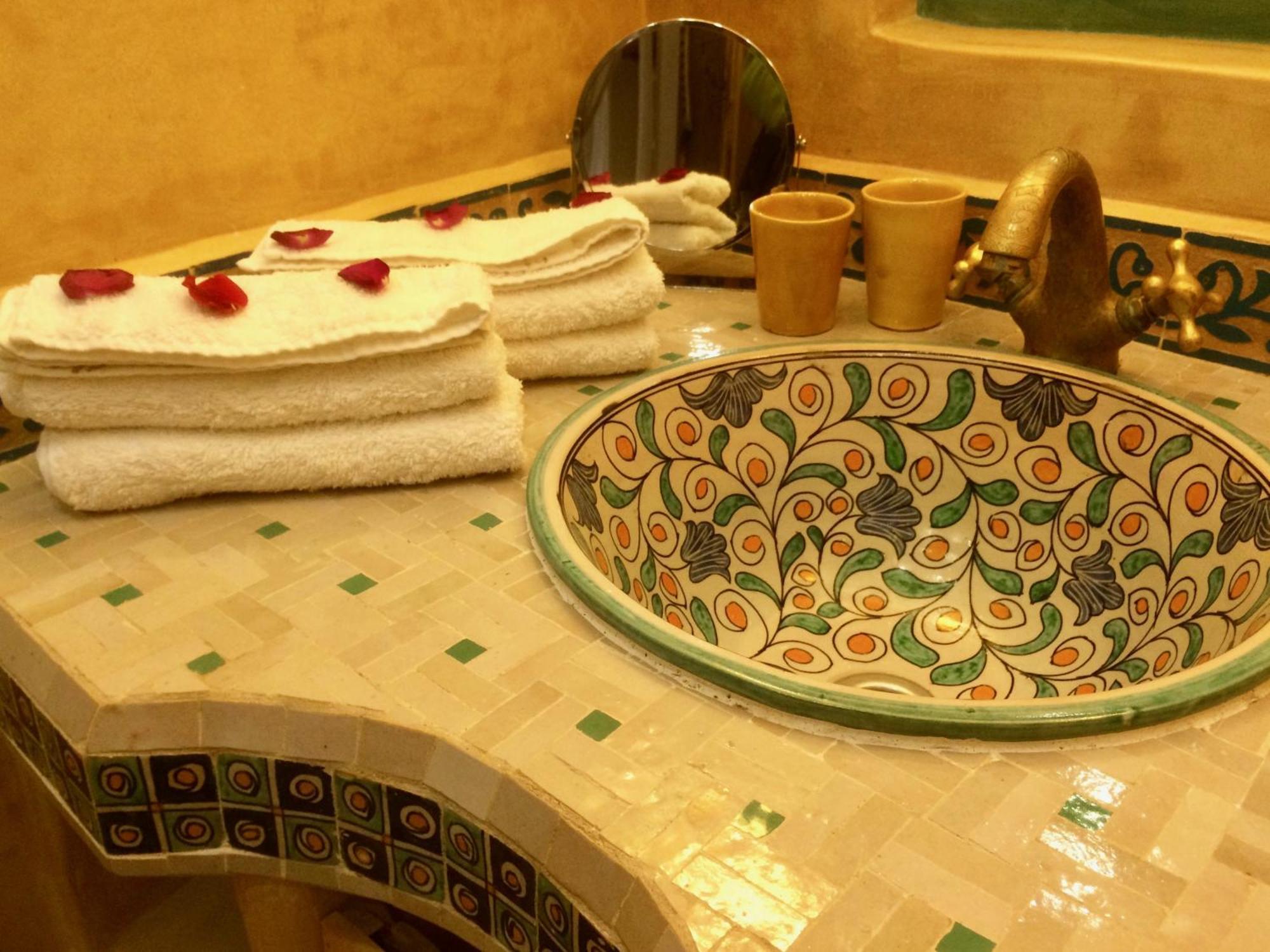 אסאוירה Au Riad Laylati מראה חיצוני תמונה